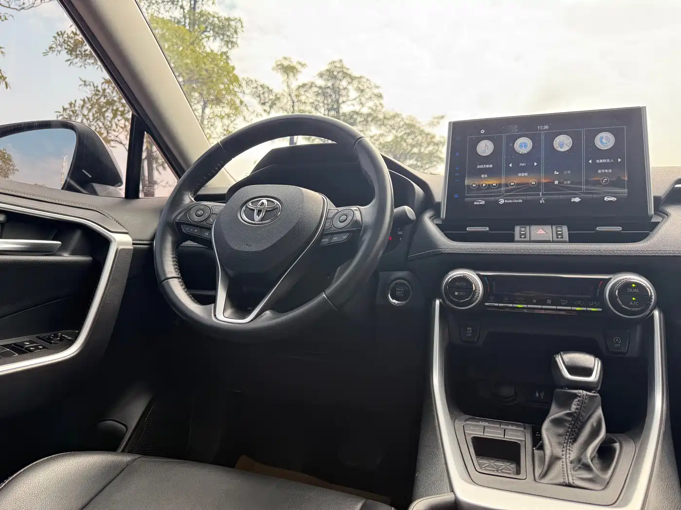 Toyota Wildlander 2022 2.0L CVT FWD Luxury PLUS Edition фото 7