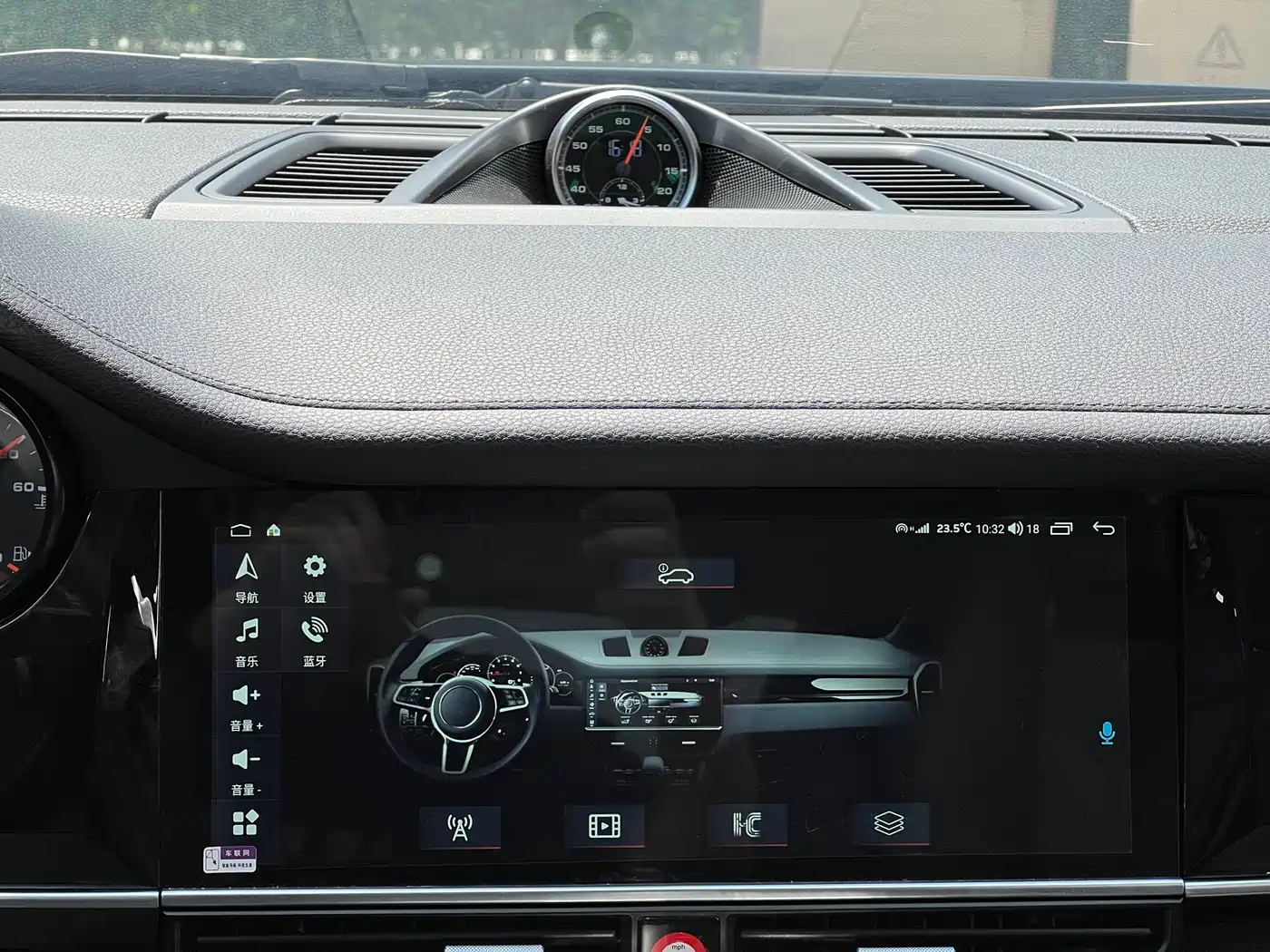 Porsche Panamera 2014 Panamera 3.0T фото 19