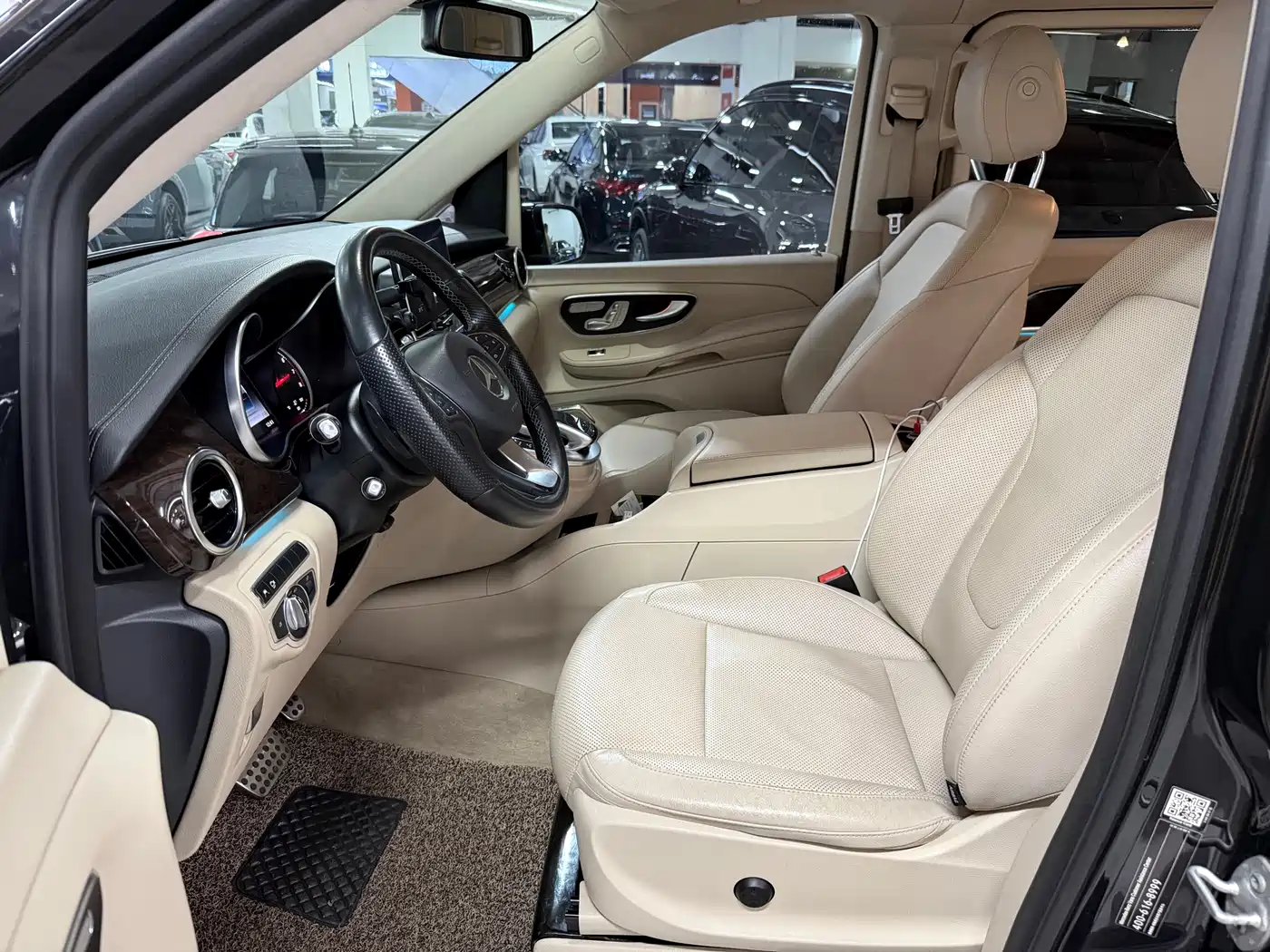 Mercedes-Benz V-Class 2017 Model V 260 Premium Edition фото 7