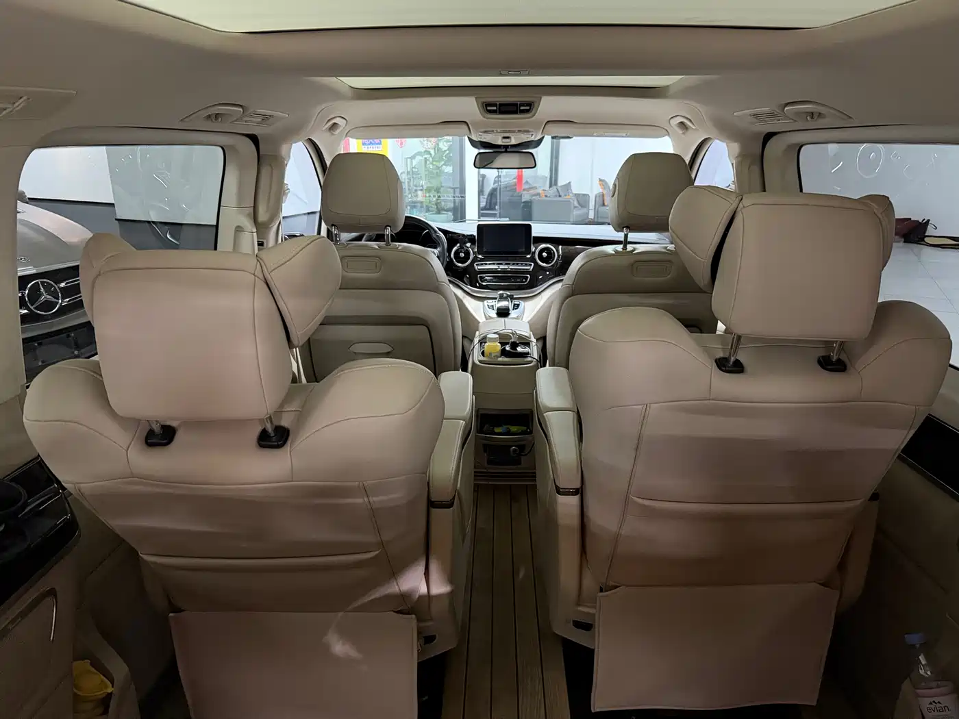 Mercedes-Benz V-Class 2017 Model V 260 Premium Edition фото 14
