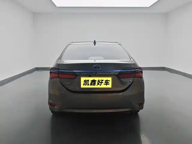 Toyota Corolla Twin Engine E+ 2020 1.8L E-CVT Comfort Edition фото 5