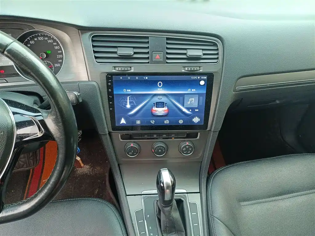 Volkswagen Golf 2016 230TSI Automatic Comfort фото 6