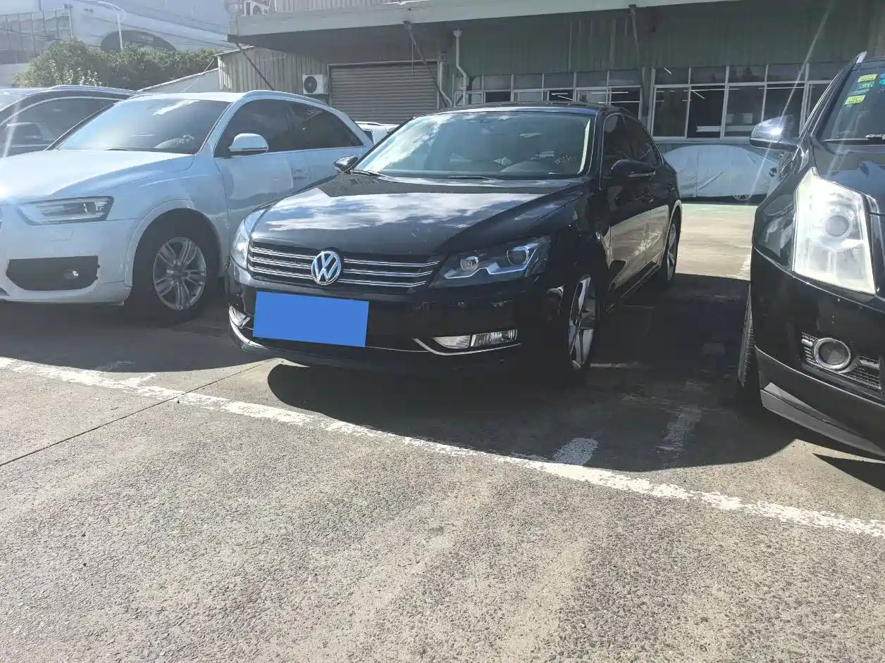 Volkswagen Passat 2011 1.8TSI DSG Royal Edition