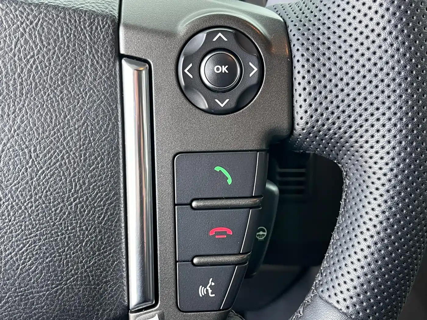 Land Rover Discovery 2016 3.0 SC Gloss Black Collector's Edition HSE фото 21
