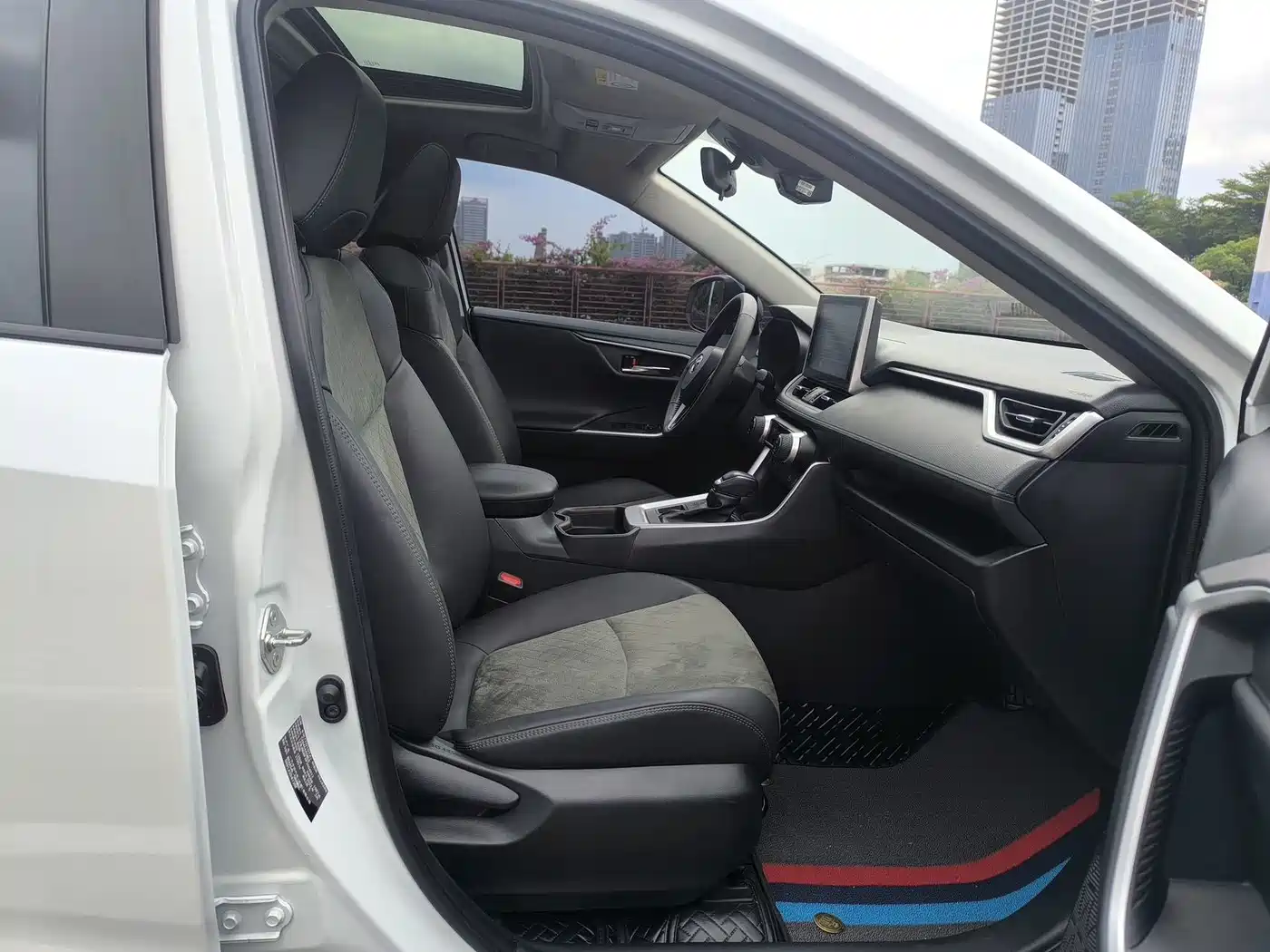 Toyota RAV4 Rongfang 2022 2.0L CVT 4WD Trend Plus Edition фото 10