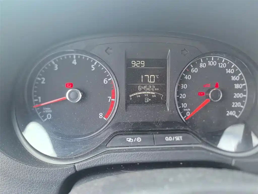 Volkswagen Polo 2016 1.4L Manual Trend фото 5