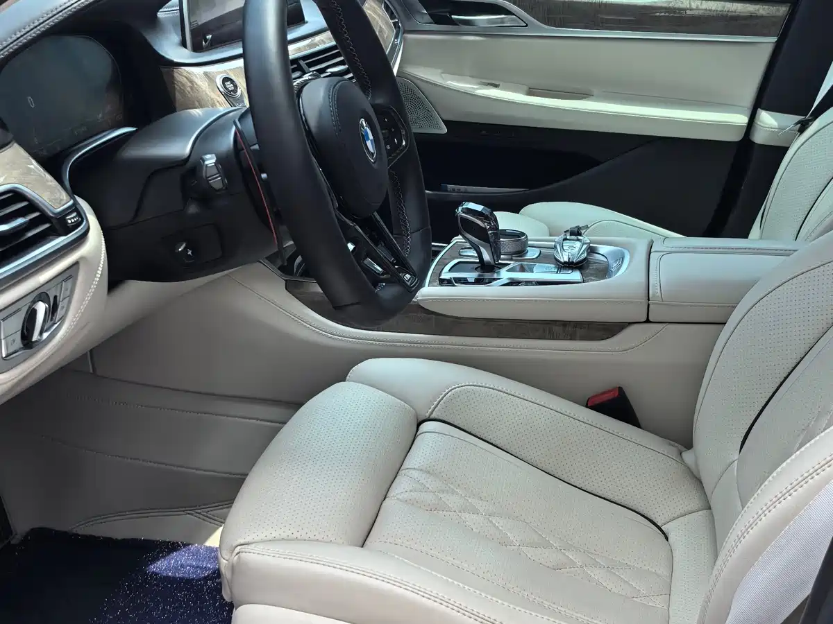 BMW 7 Series 2019 Facelift 740Li Exclusive M Sport Package фото 5