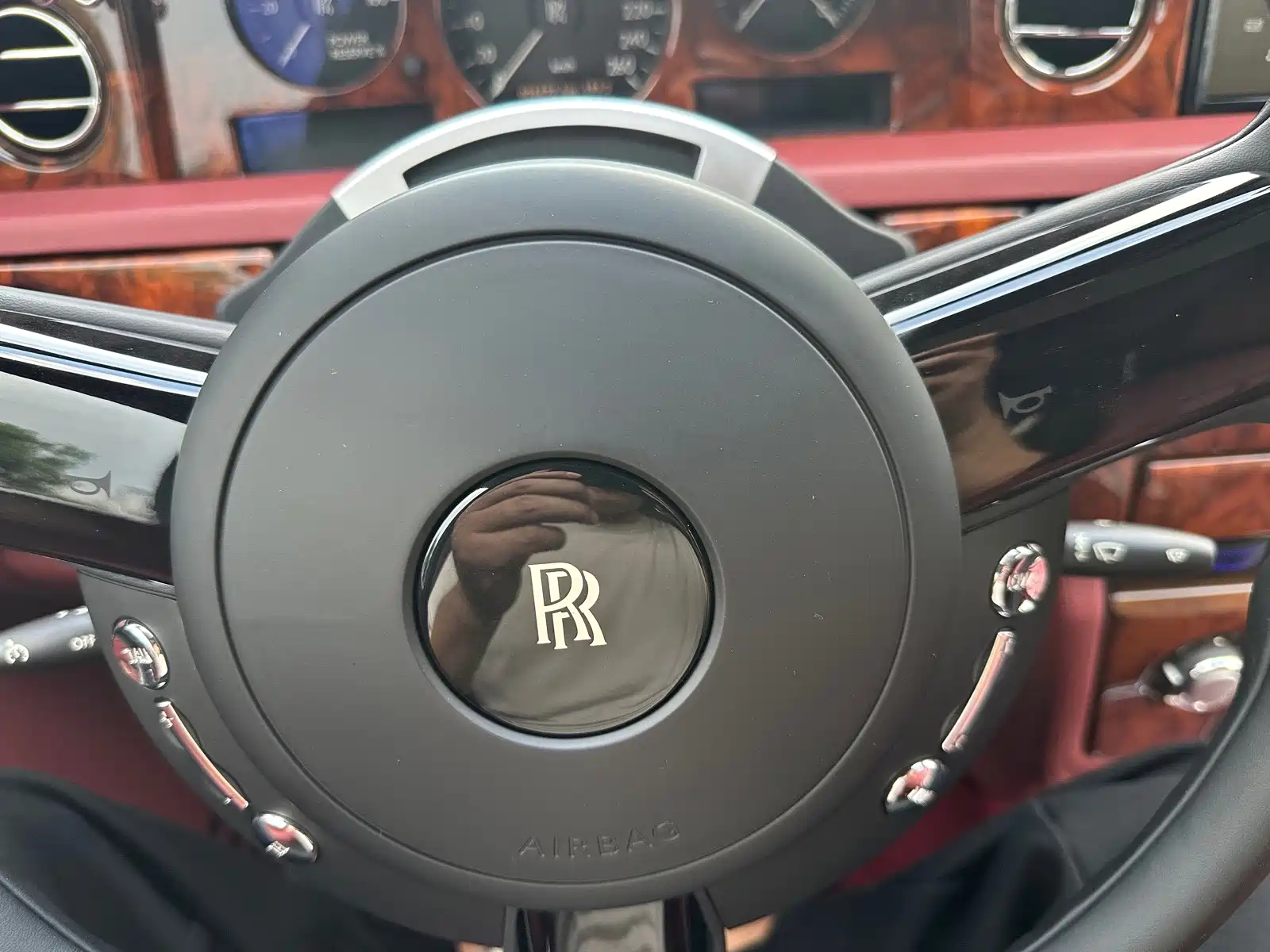 Фото 4 - Rolls-Royce Phantom