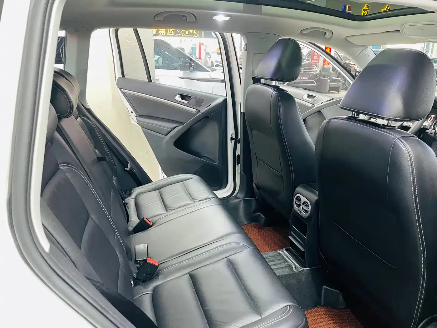 Volkswagen Tiguan 2016 280TSI Automatic 2WD Silk Road Fashion Edition фото 6
