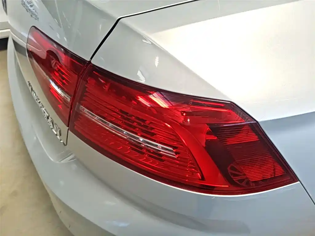 Volkswagen Magotan 2017 330TSI DSG Leading фото 8