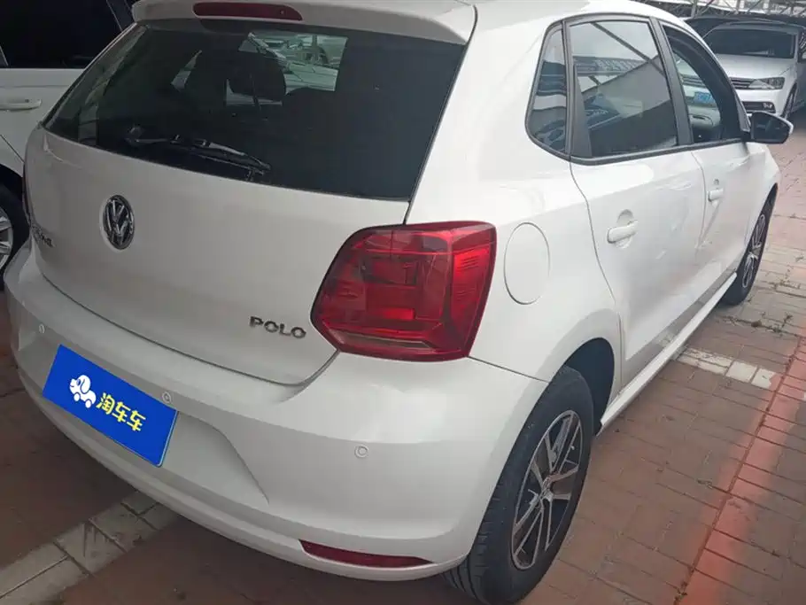 Volkswagen Polo 2016 1.4L Automatic Trend фото 3