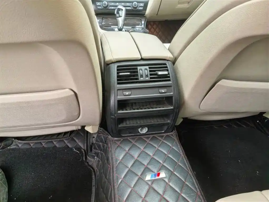 BMW 5 Series 2012 523Li Luxury фото 7