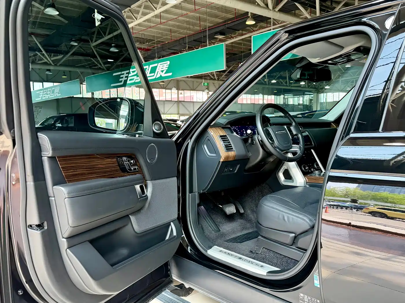 Land Rover Range Rover 2019 3.0 SC V6 Heritage Extended Edition фото 9