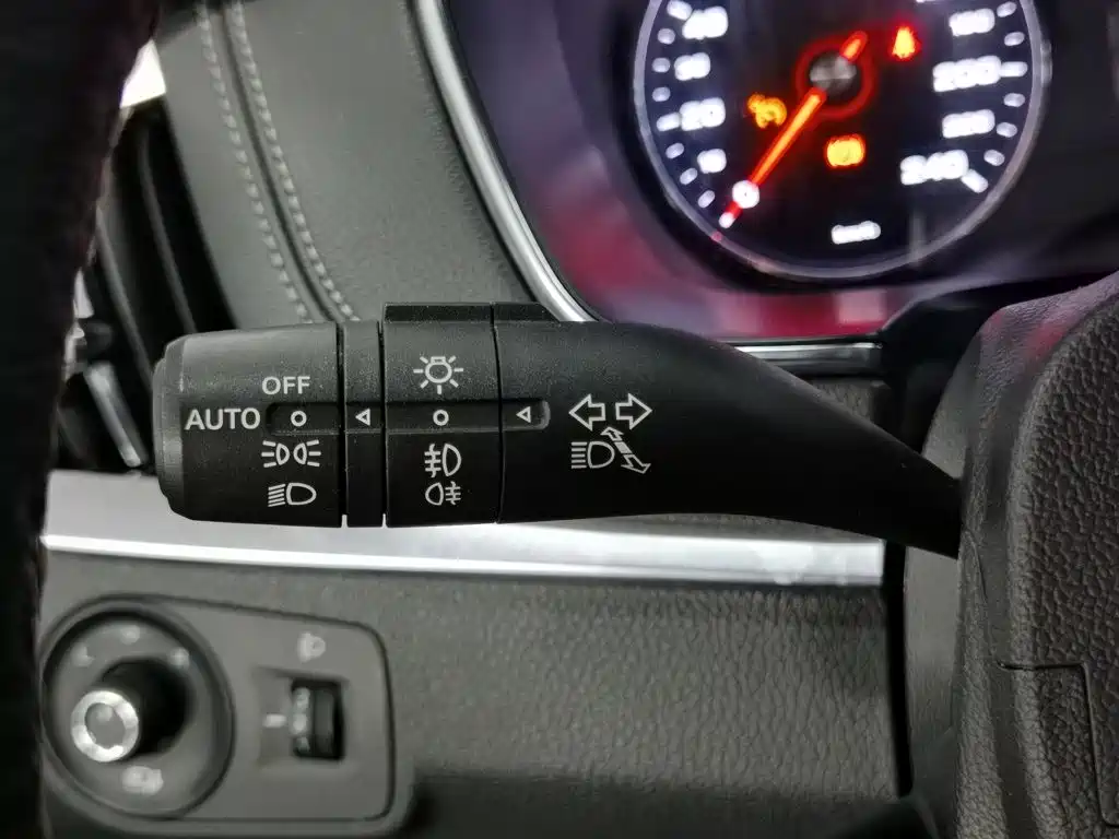 Roewe RX5 2016 2016 20T 2WD Automatic Internet Smart Edition