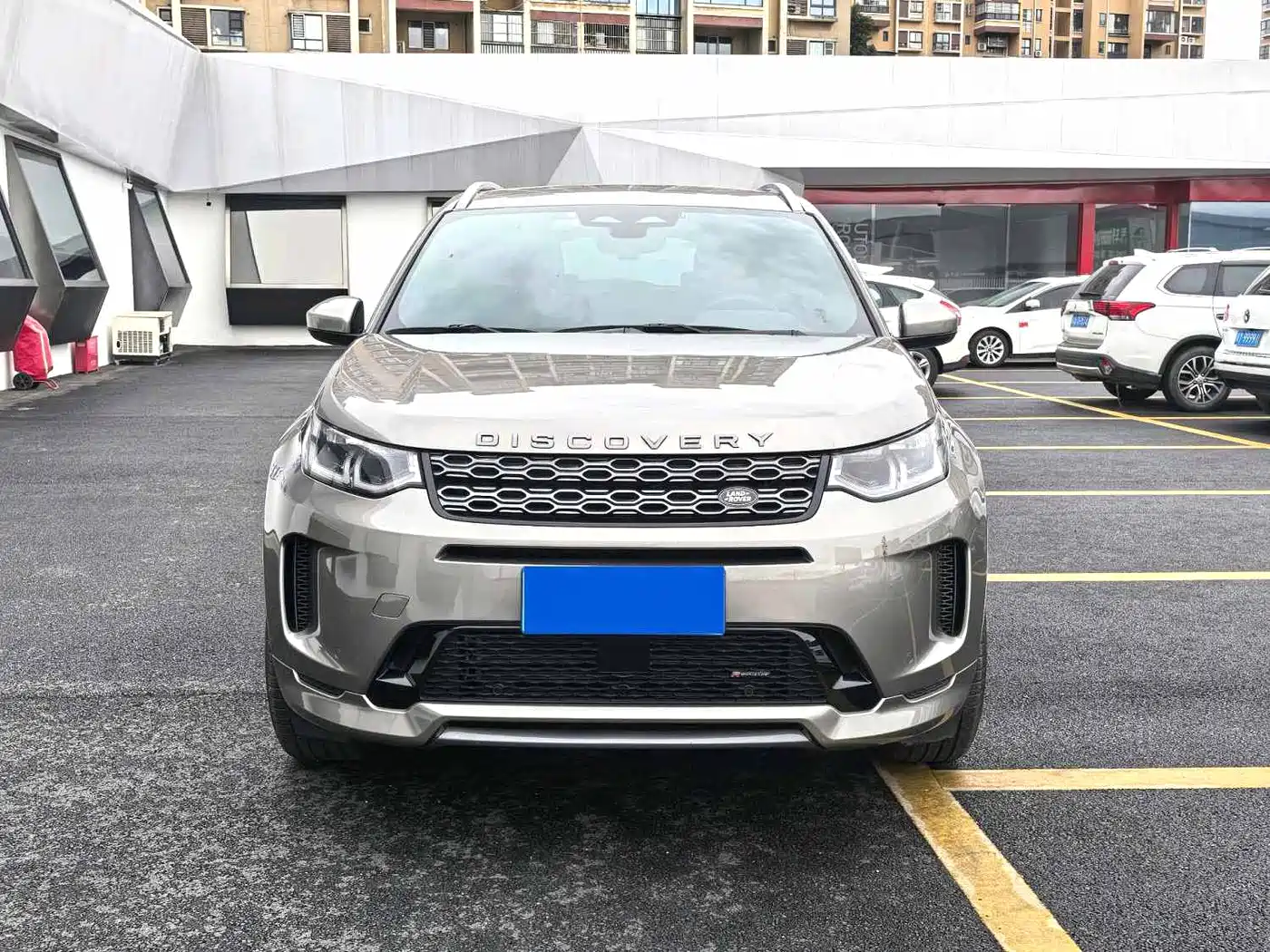 Land Rover Discovery Sport 2023 249PS R-Dynamic S Performance Version фото 2