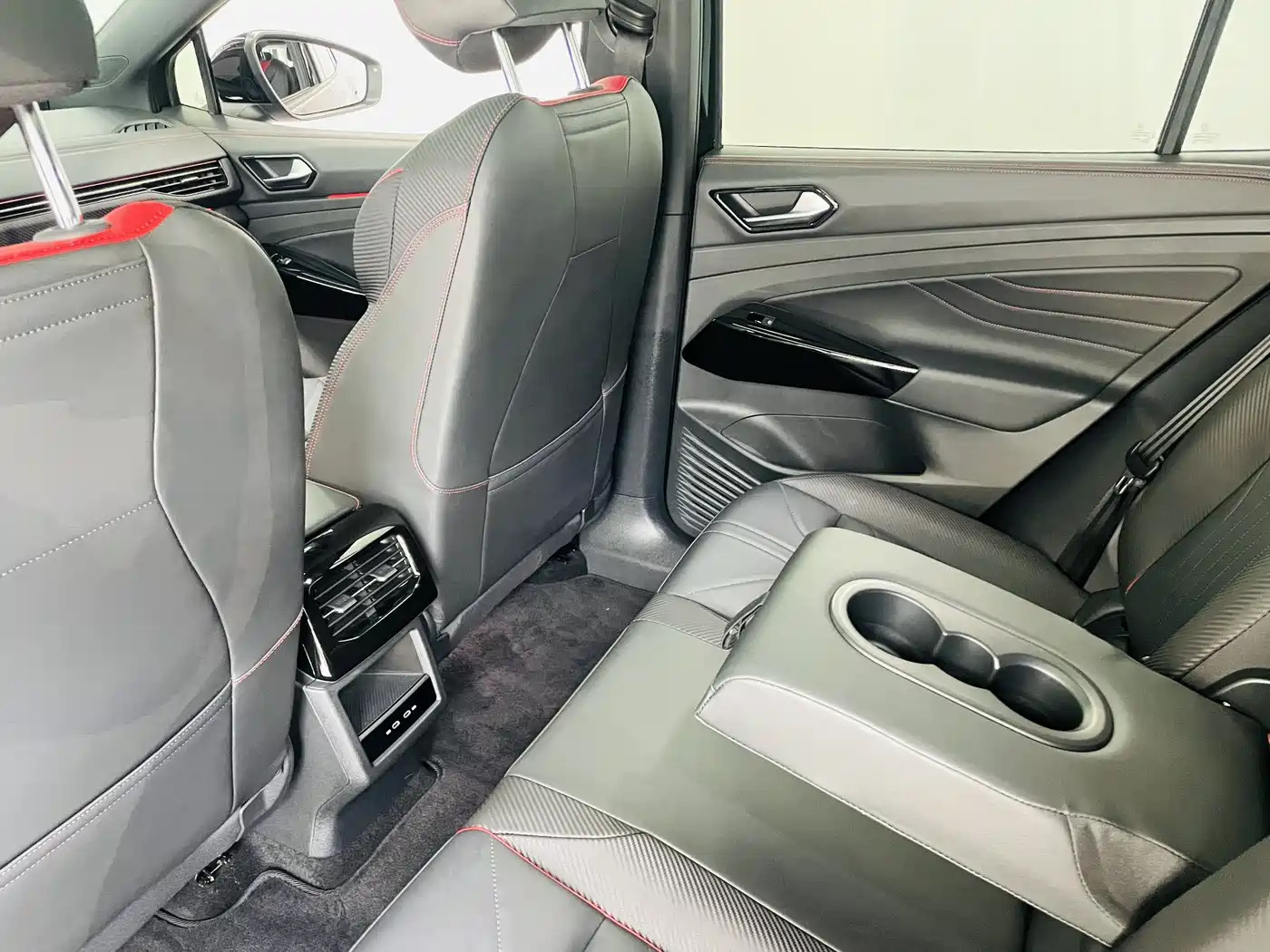 Volkswagen ID.4 X 2023 Upgraded Ultimate Intelligent Long Range Edition фото 9