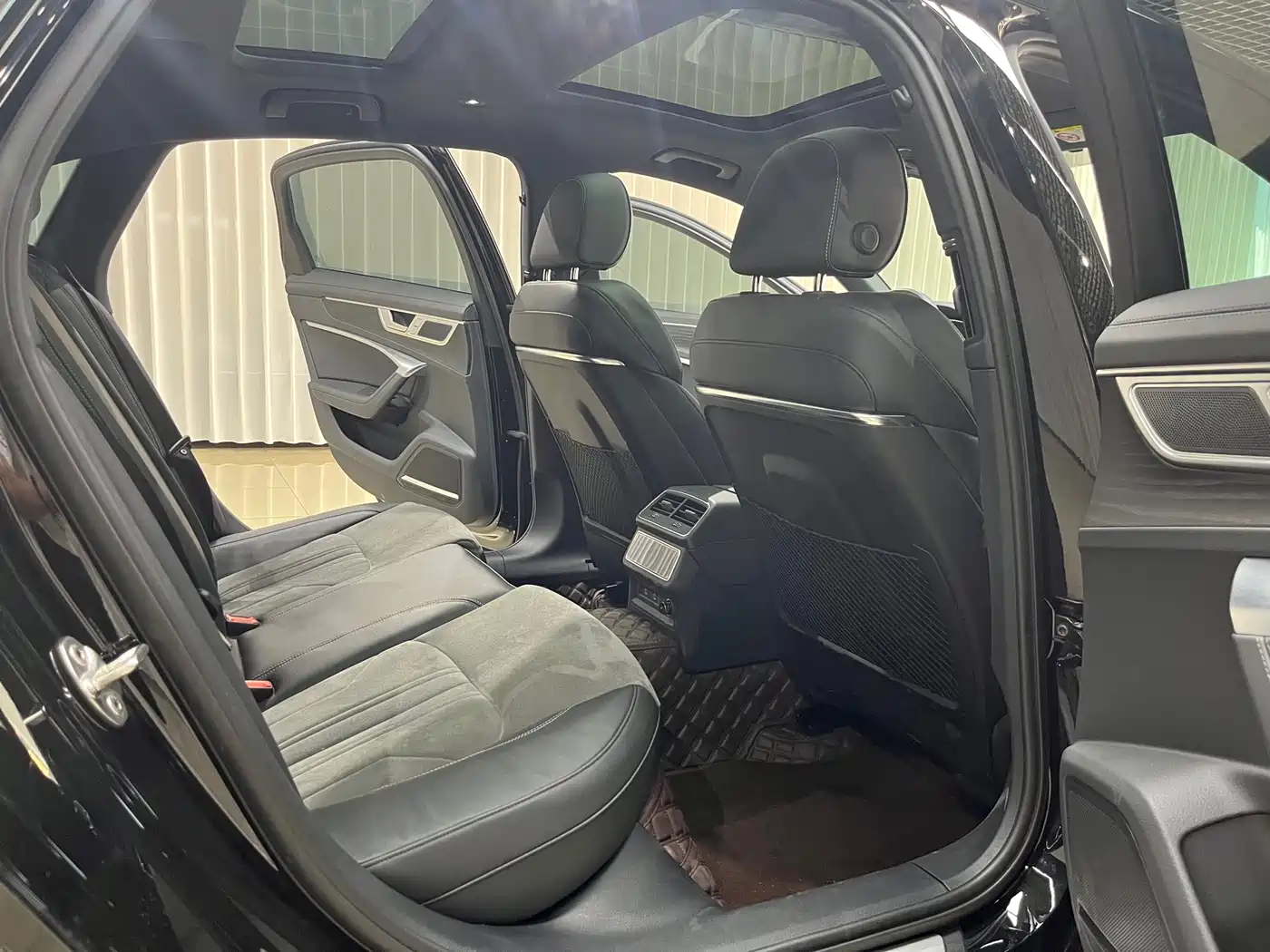 Audi A6L 2024 45 TFSI quattro Exclusive Dynamic фото 11