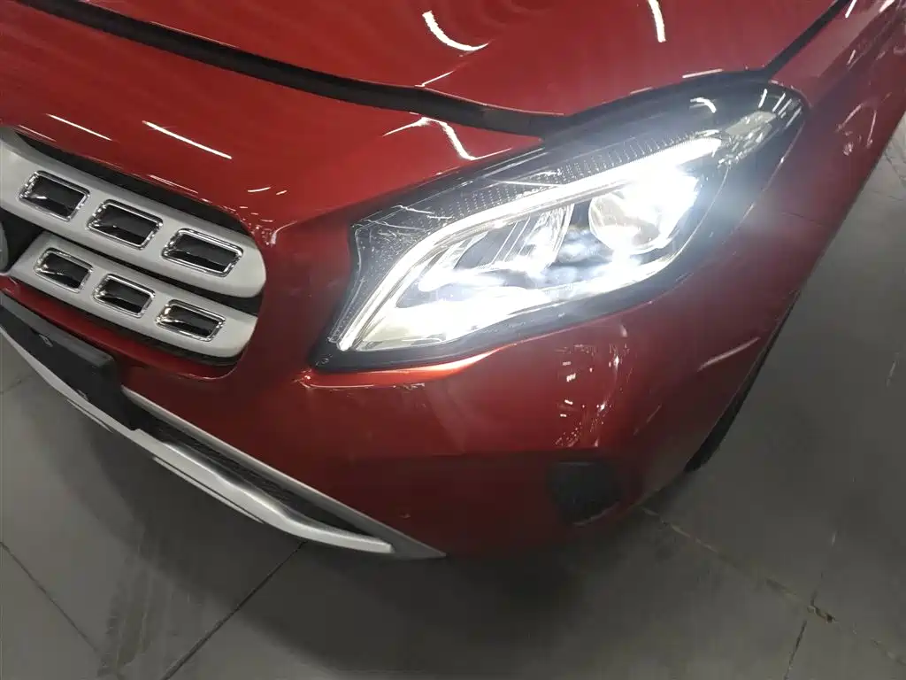 Mercedes-Benz GLA 2017 GLA 200 Fashion фото 24