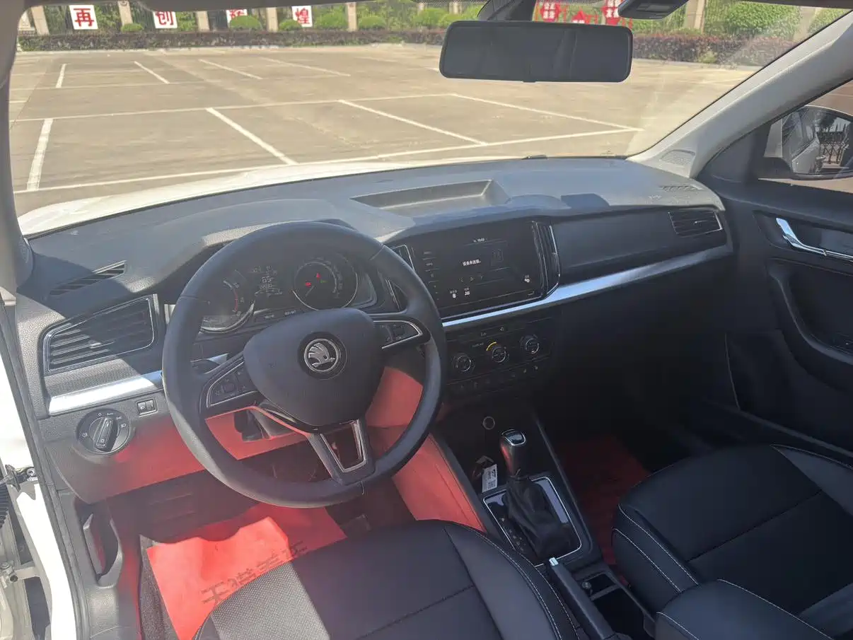 Škoda Kamiq 2022 1.5L Automatic Comfort Edition фото 7