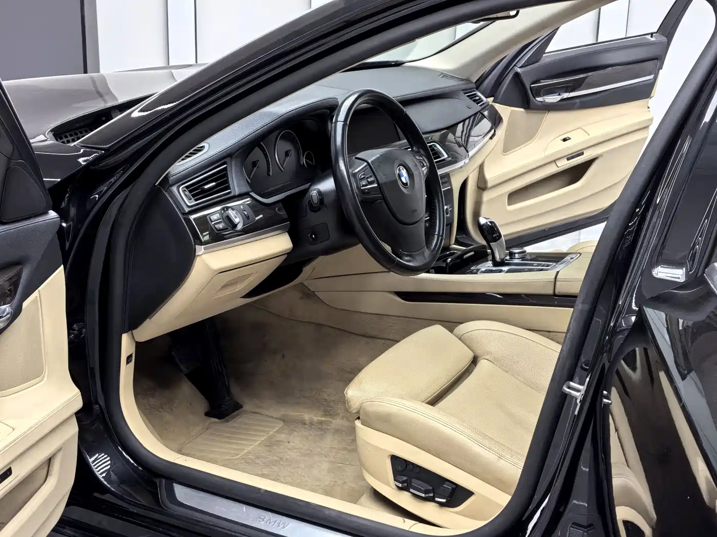 BMW 7 Series 2009 730Li Luxury фото 9