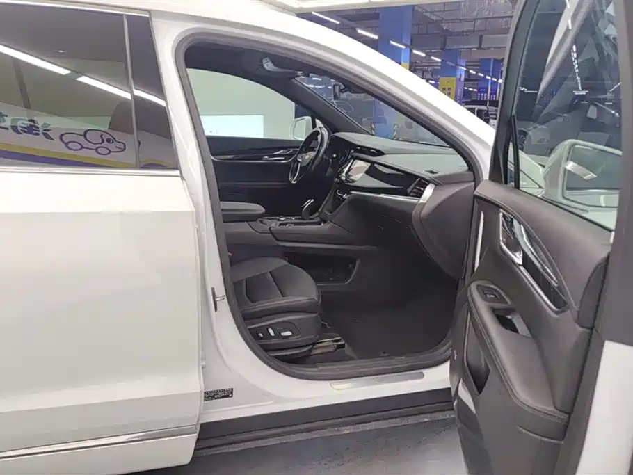 Cadillac XT6 2022 2.0T 6-Seater 2WD Luxury Edition фото 8