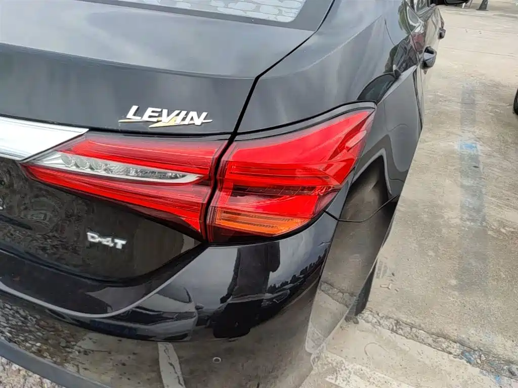 Toyota Levin 2017 Facelift 185T CVT Elite (China V) фото 8