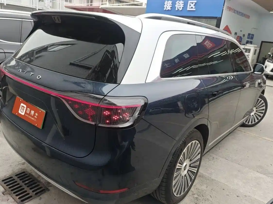 AITO Wenjie AITO M9 2025 Extended Range Ultra 52kWh 5-Seater фото 7
