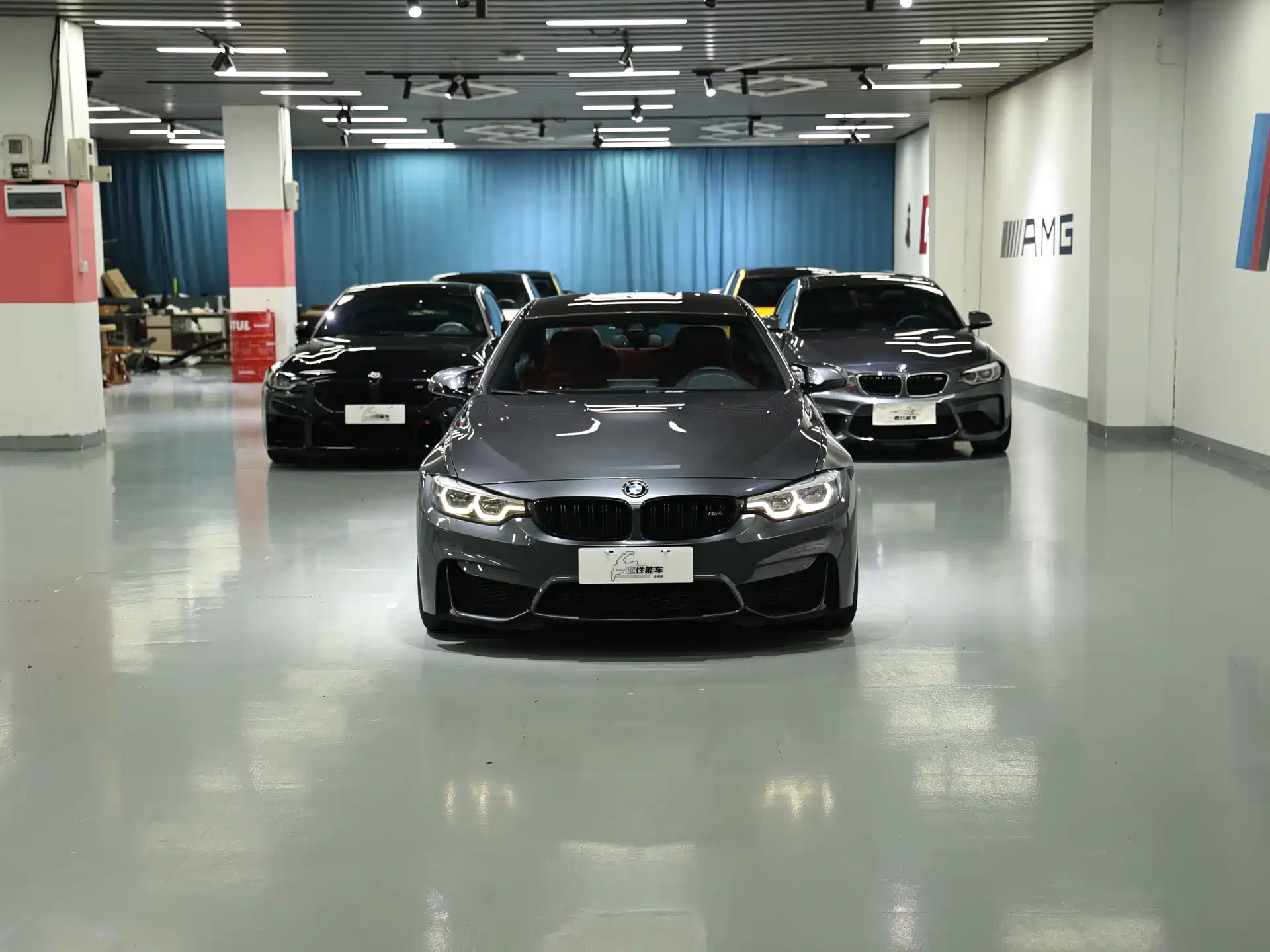Photo 2 - BMW M4