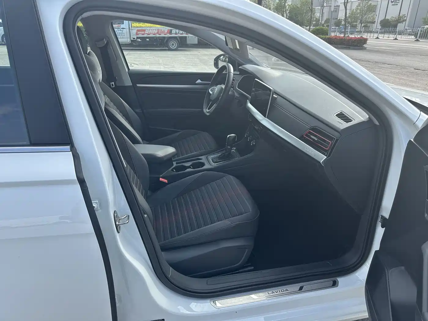 Volkswagen Lavida 2023 280TSI DSG Starlight Comfort Edition фото 18