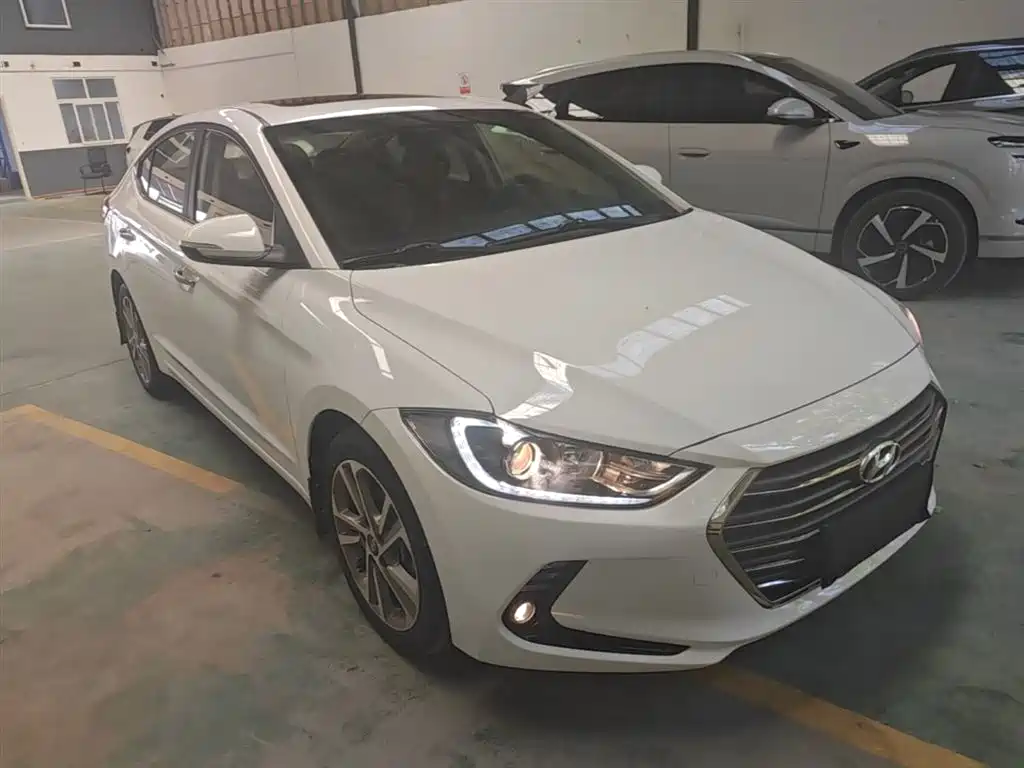 Hyundai Elantra 2016 Model 1.6L Automatic Smart Elite фото 4