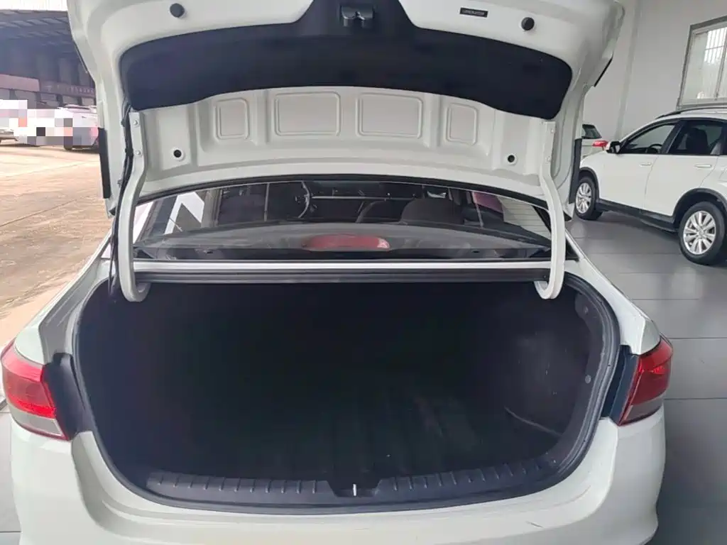 Kia K2 2018 2017 Sedan 1.4L AT GLS