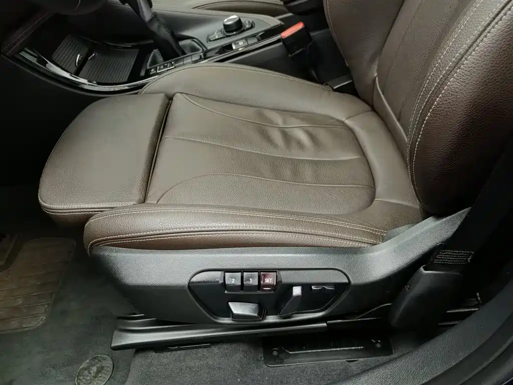 BMW X1 2018 sDrive18Li Premium Model фото 20