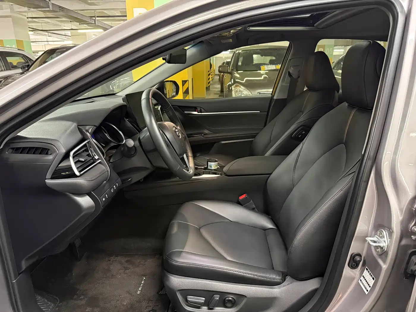 Toyota Camry 2023 2.0G Luxury Edition фото 7