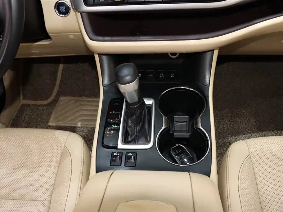 Toyota Highlander 2018 2.0T 4WD Premium 7-seater (China V) фото 15