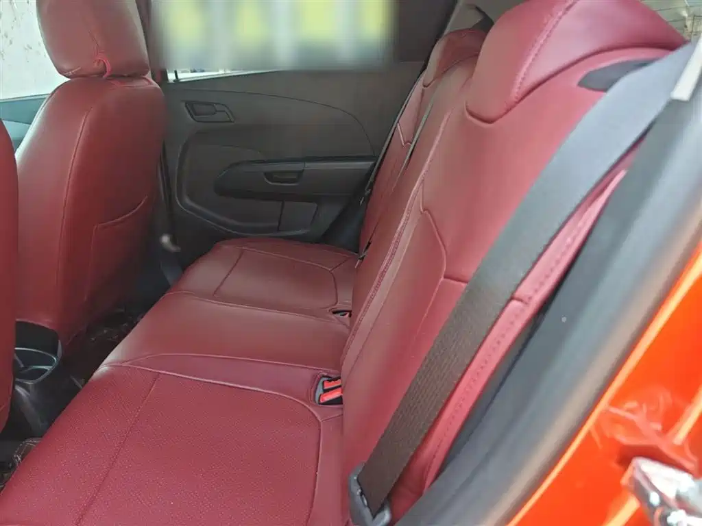 Chevrolet Aveo 2014 Hatchback 1.4SL MT Comfort Edition фото 17