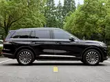 Photo 4 - Lincoln Aviator