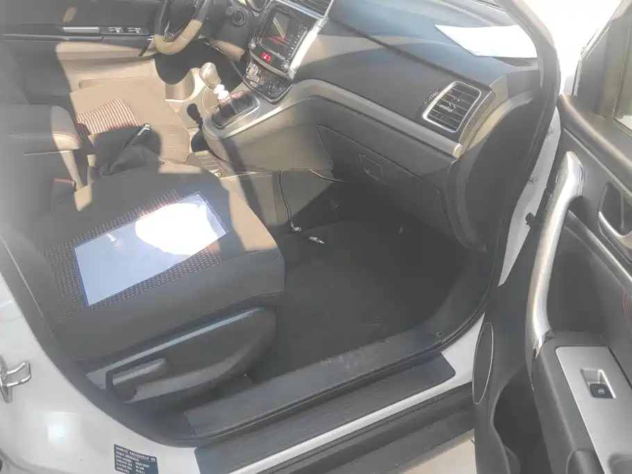 Photo 8 - Haval M6