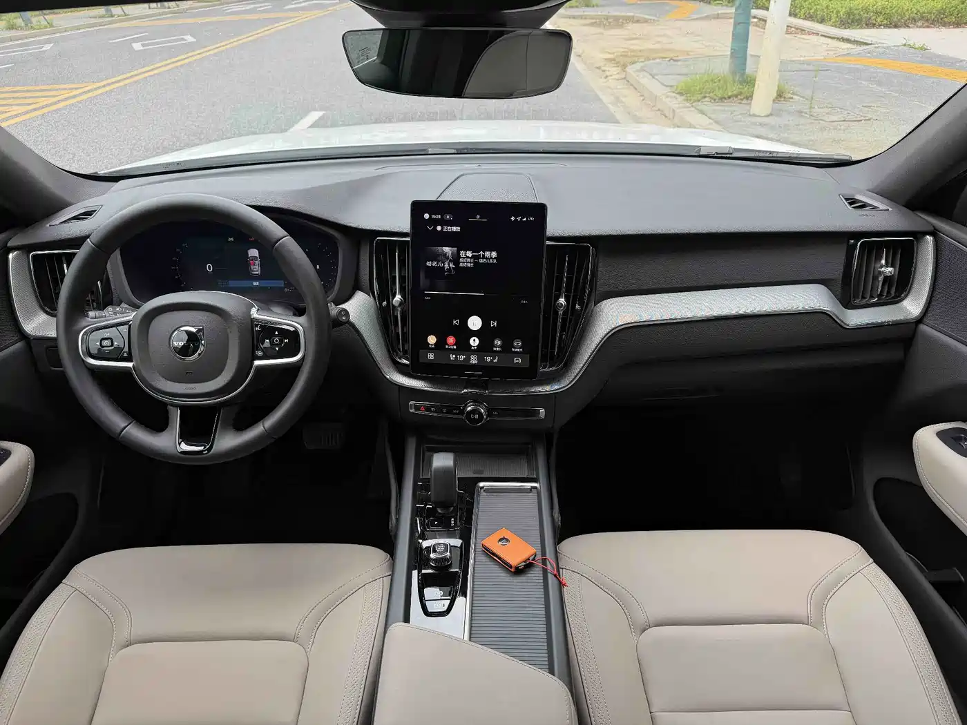 Volvo XC60 2025 2026 Model B5 AWD Smart Elite Luxury