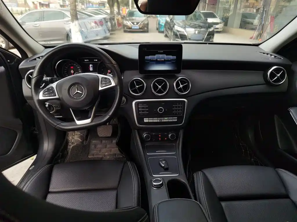 Mercedes-Benz GLA 2019 GLA 200 Dynamic фото 10