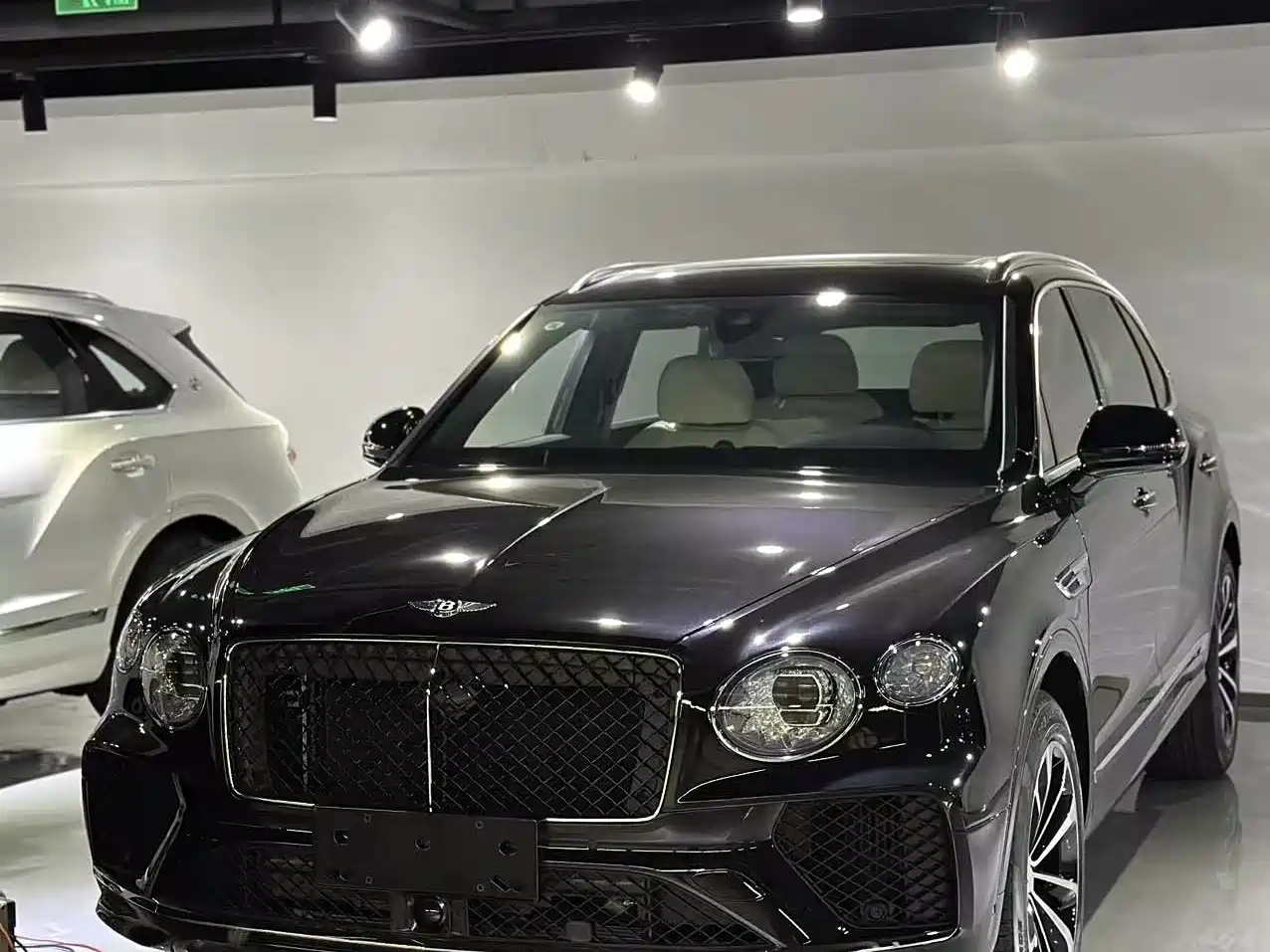 Bentley Bentayga 2025 2026 4.0T V8 Long Wheelbase Edition