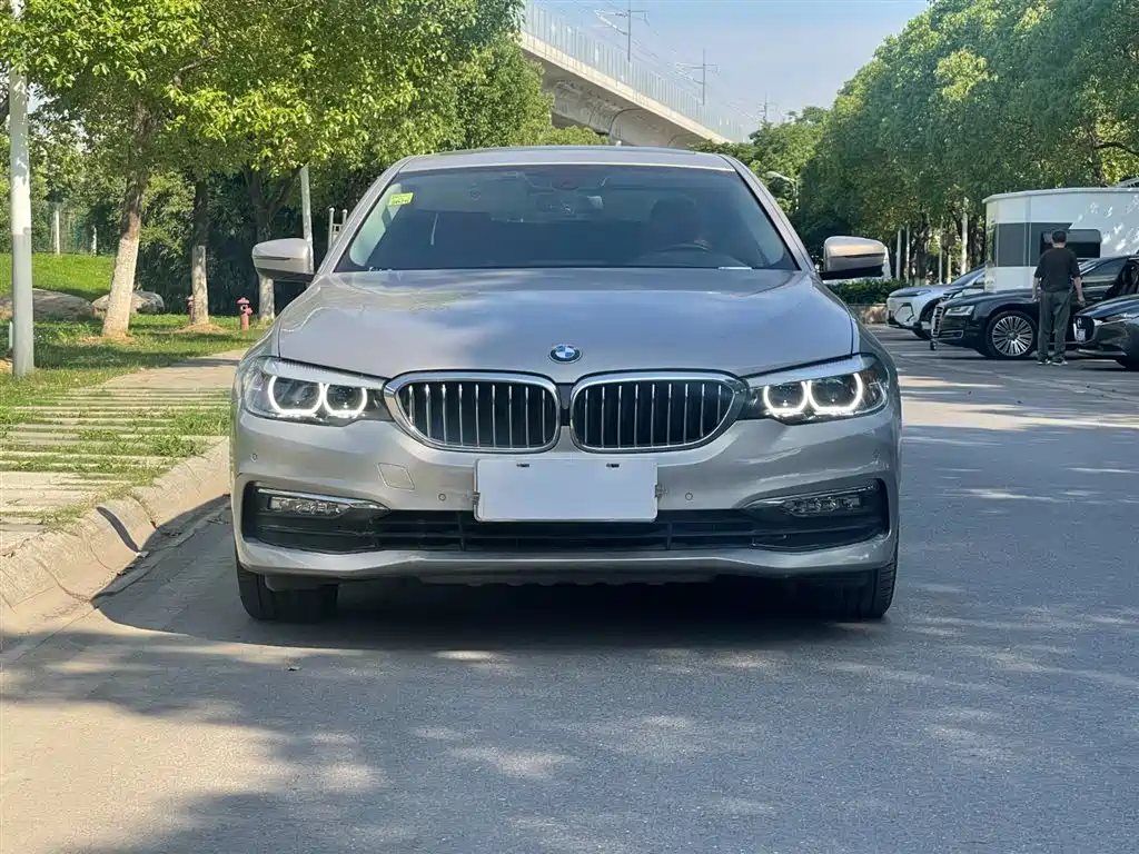 BMW 5 Series 2018 528Li Launch Special Edition фото 3