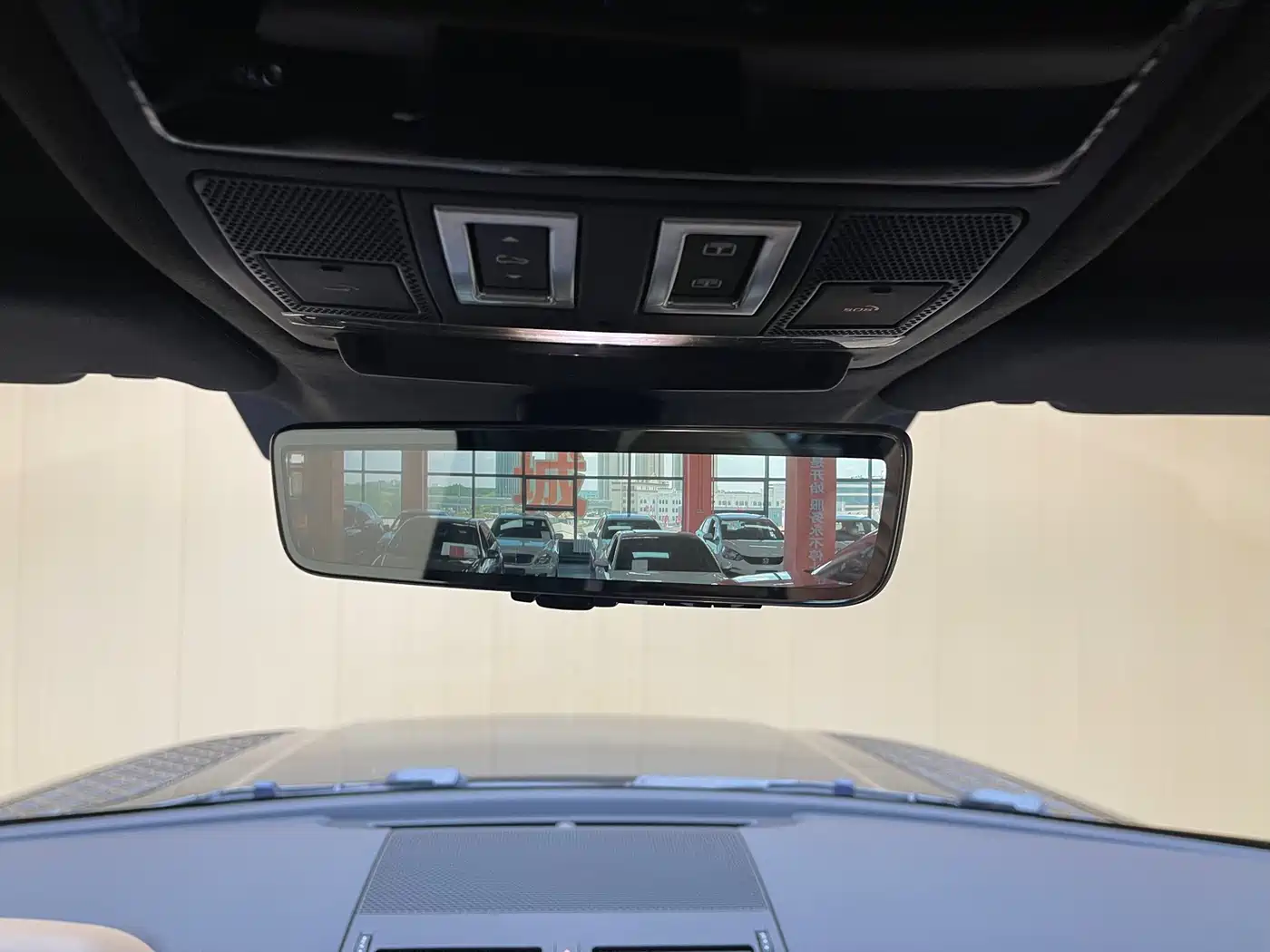 Land Rover Defender 2025 110 3.0T P400 -Dynamic HSE фото 17