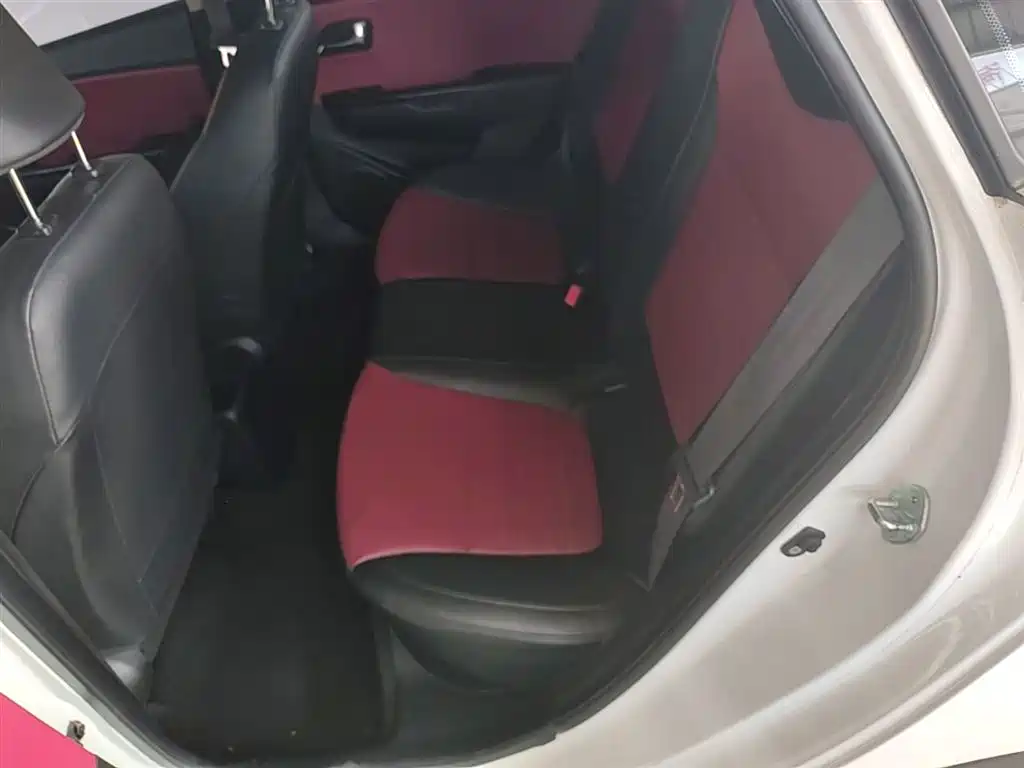 Kia K2 2015 Hatchback 1.4L AT GLS Cool Edition фото 17
