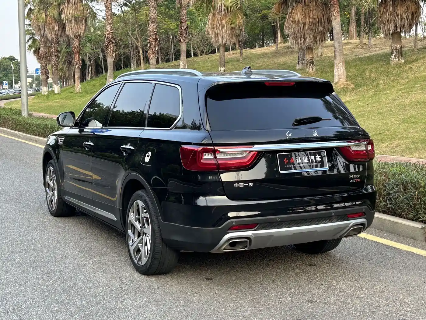 Hongqi HS7 2022 2022 2.0T DCT 2WD ZhiLian QiChang Edition 7-seater