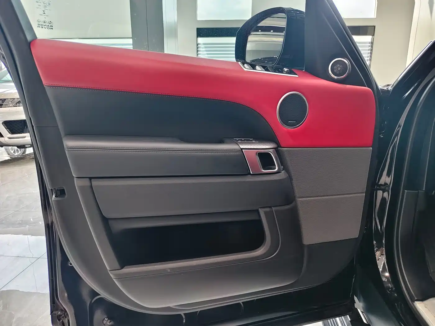 Land Rover Range Rover Sport 2021 3.0 L6 Gloss Black Edition фото 7