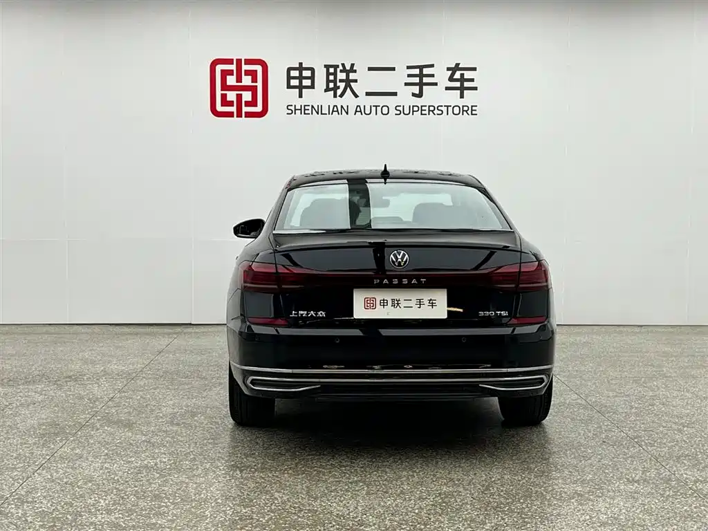 Volkswagen Passat 2022 330TSI Starlight Luxury Edition фото 3