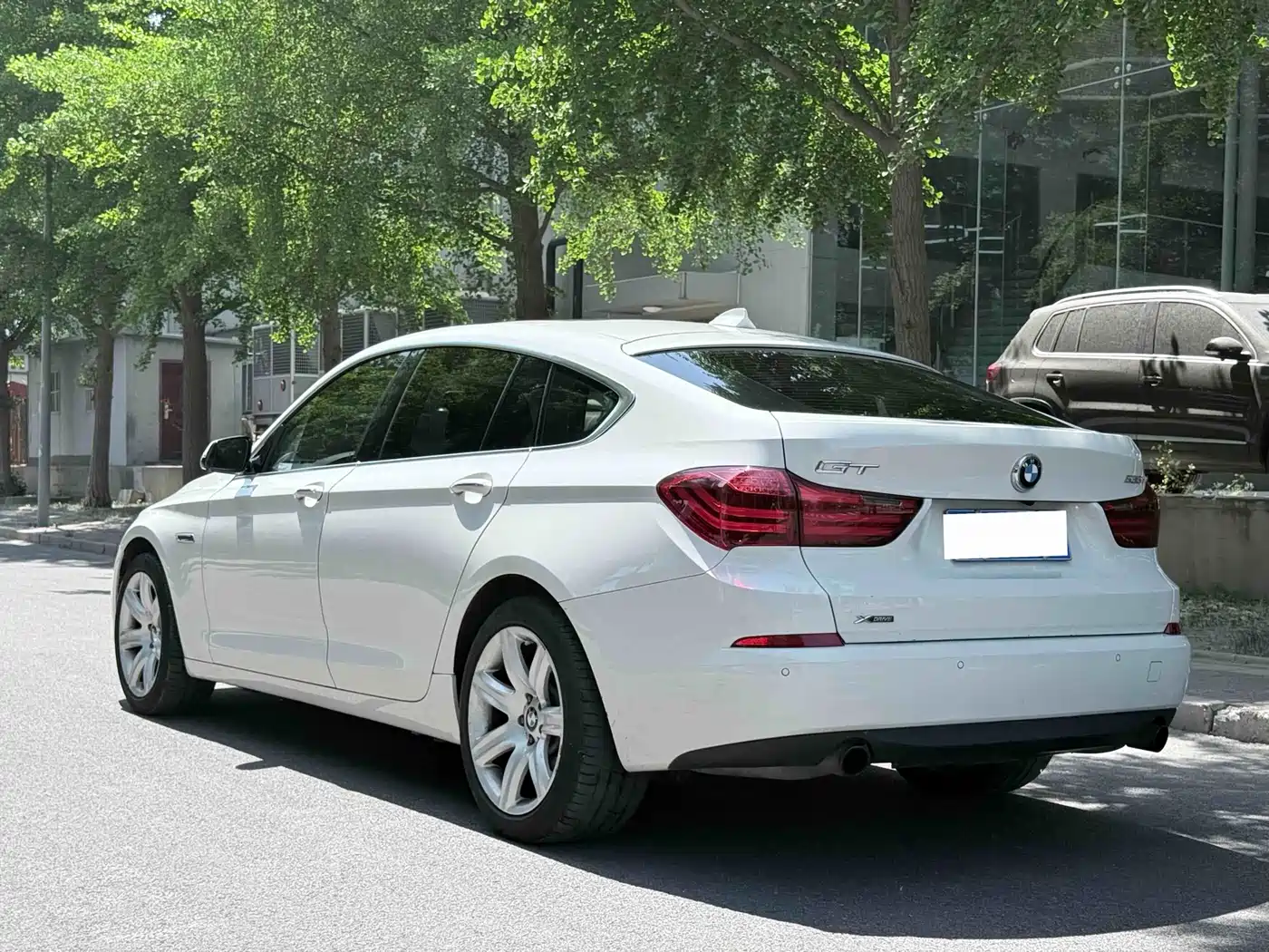 BMW 5 Series GT 2014 535i xDrive фото 19