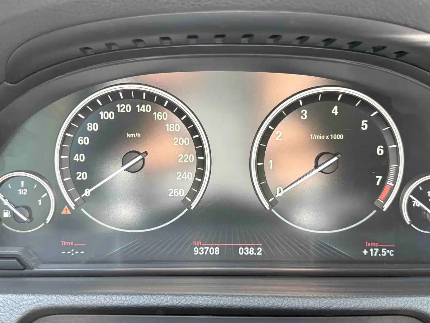 BMW 5 Series GT 2014 535i xDrive фото 6