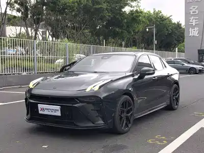 Lynk & Co 03