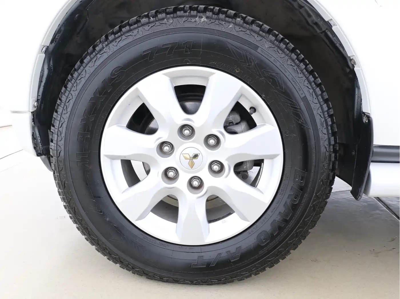 Mitsubishi Pajero (Import) 2020 3.0L Automatic Luxury Off-Road Edition фото 12